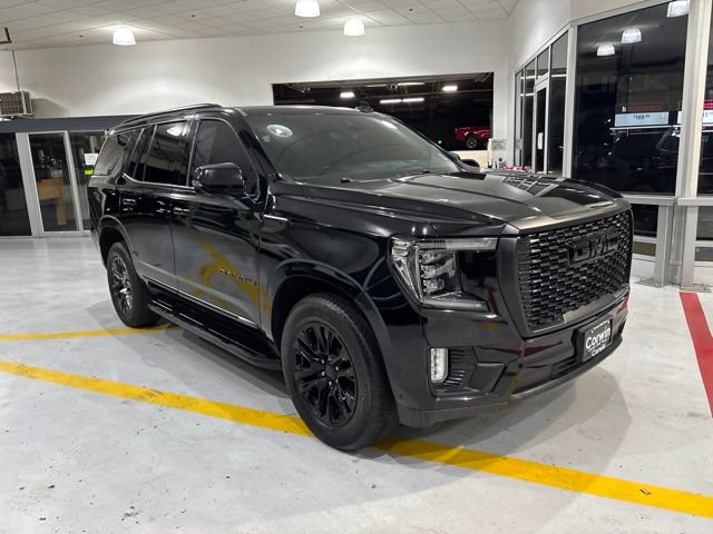 Used 2023 GMC Yukon Denali w/ Advanced Technology Package AWD/4WD image 4