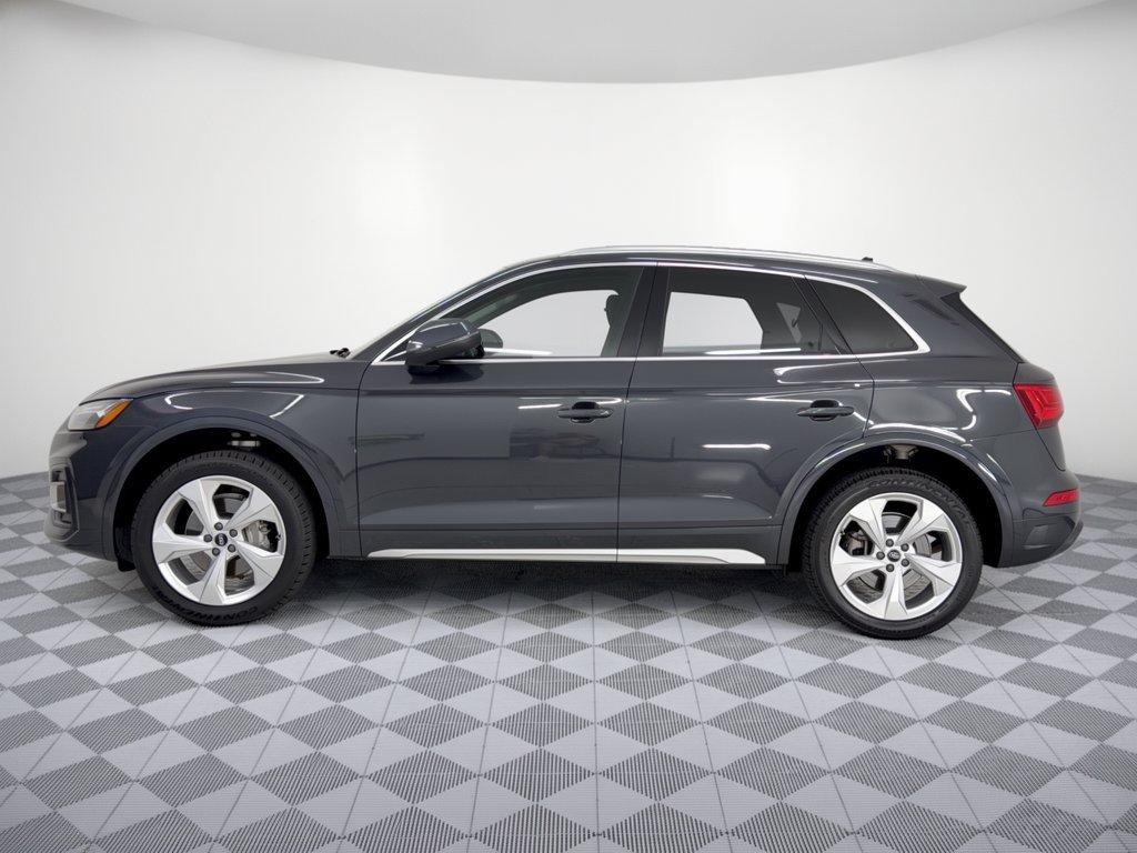 Used 2021 Audi Q5 2.0T Premium Plus w/ Premium Plus Package AWD/4WD image 2