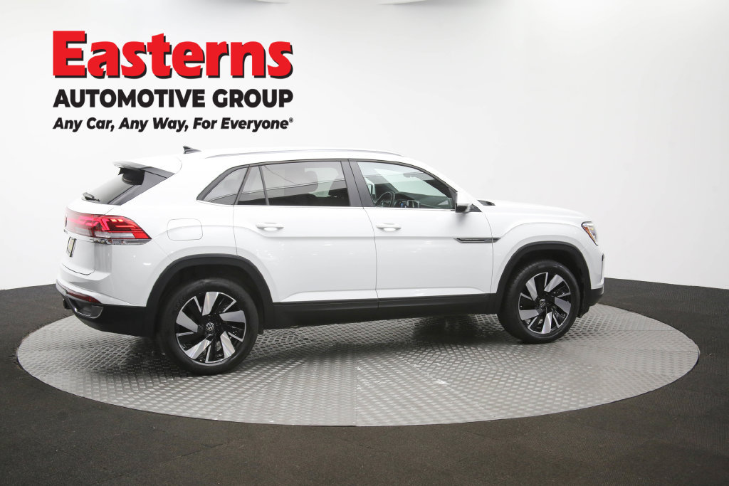 Used 2025 Volkswagen Atlas Cross Sport SE FWD image 44