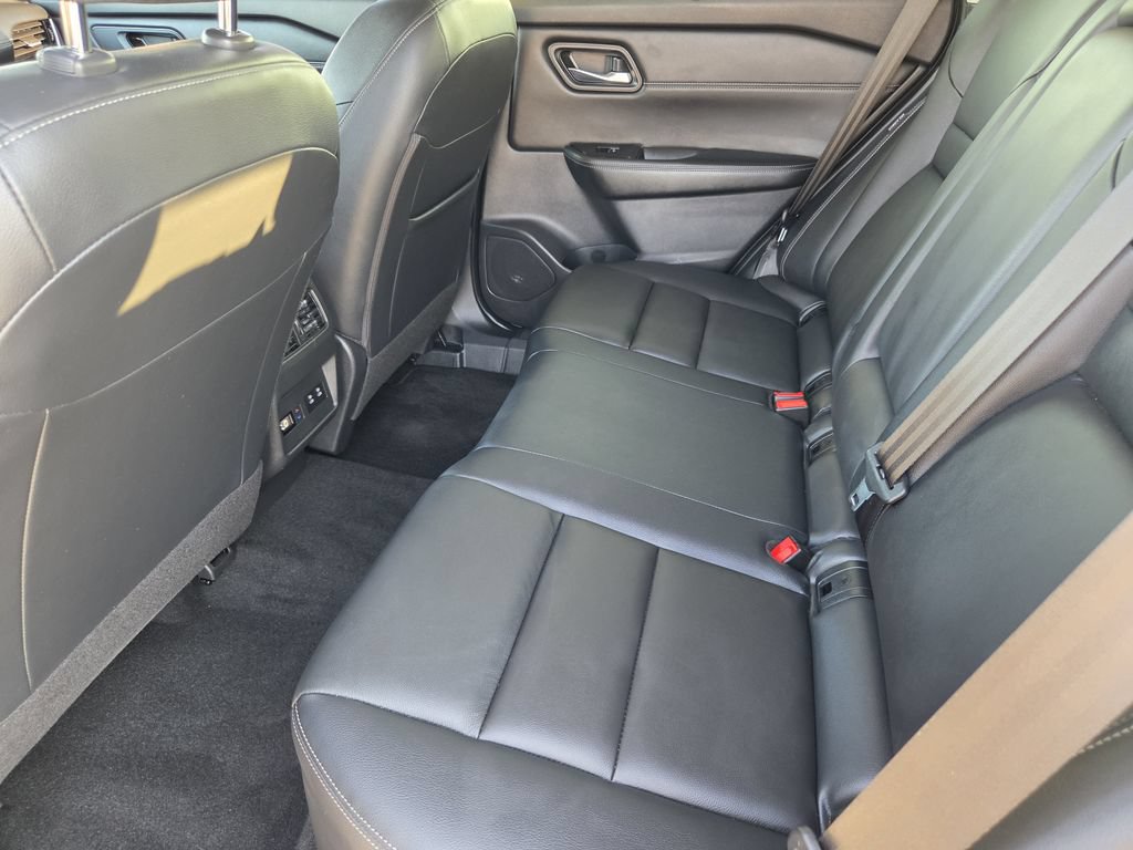 Used 2025 Nissan Rogue SL w/ SL Premium Package FWD image 24