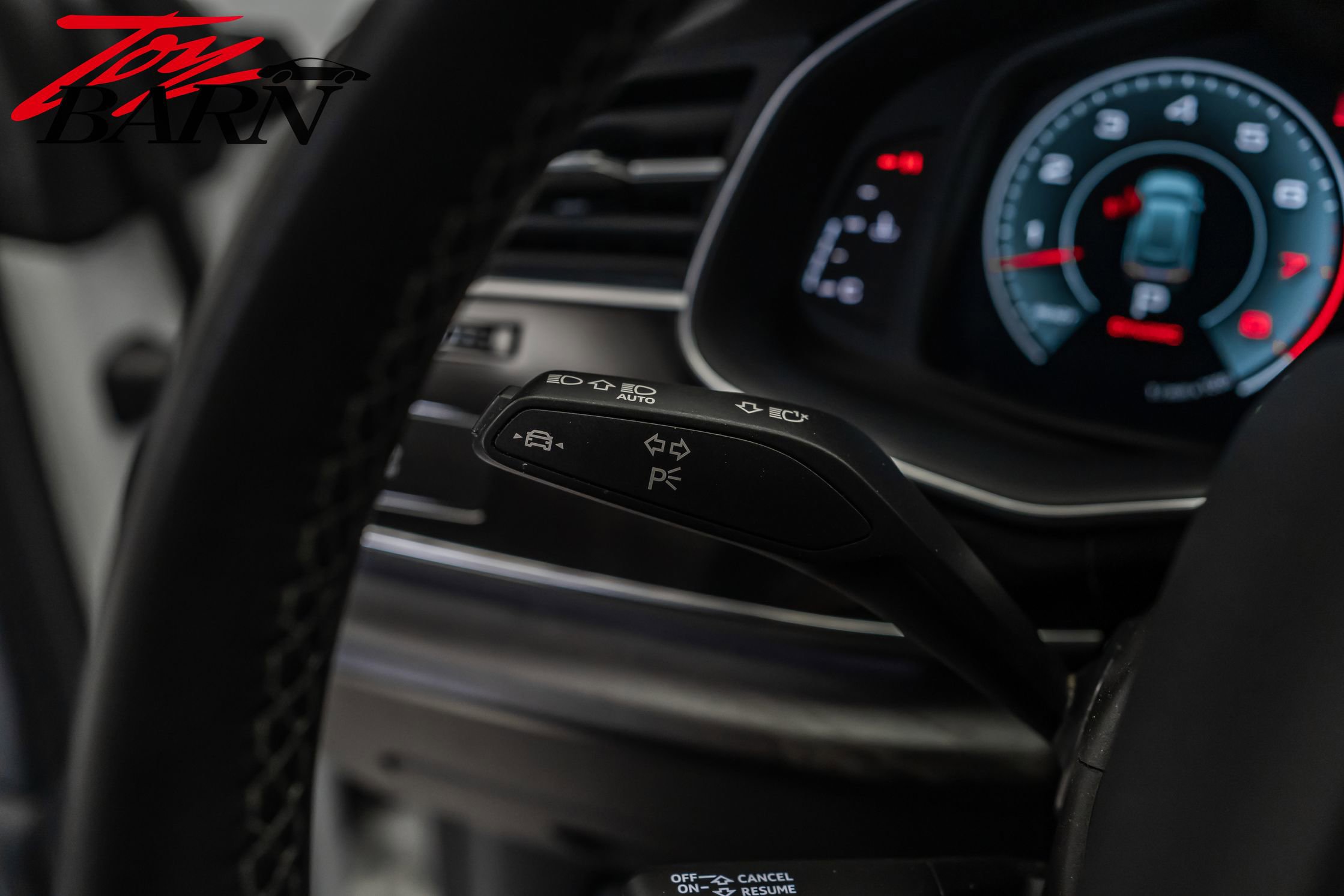 Used 2023 Audi Q8 Prestige image 32