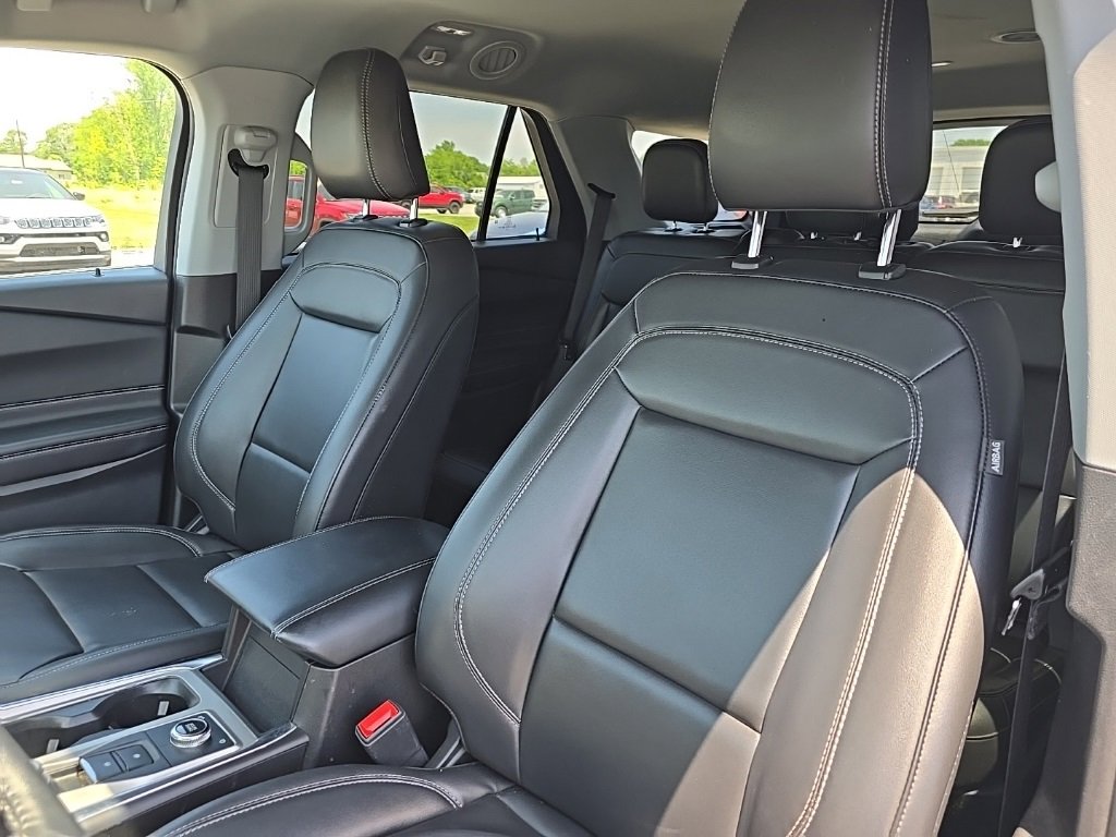 Used 2023 Ford Explorer XLT w/ Equipment Group 202A image 19