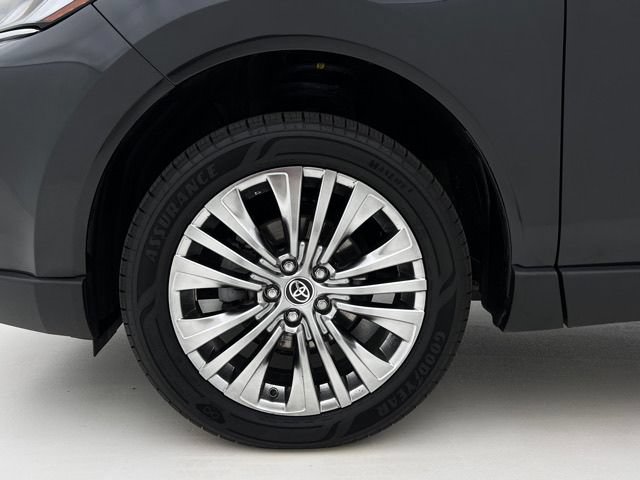 Used 2024 Toyota Venza XLE AWD/4WD image 26
