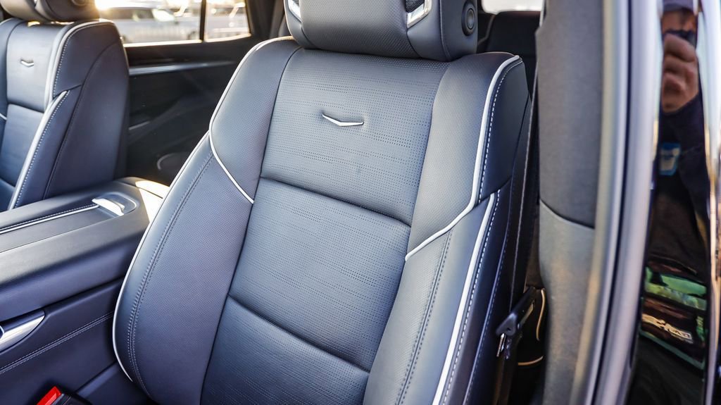 Used 2025 Cadillac Escalade Premium Luxury image 27