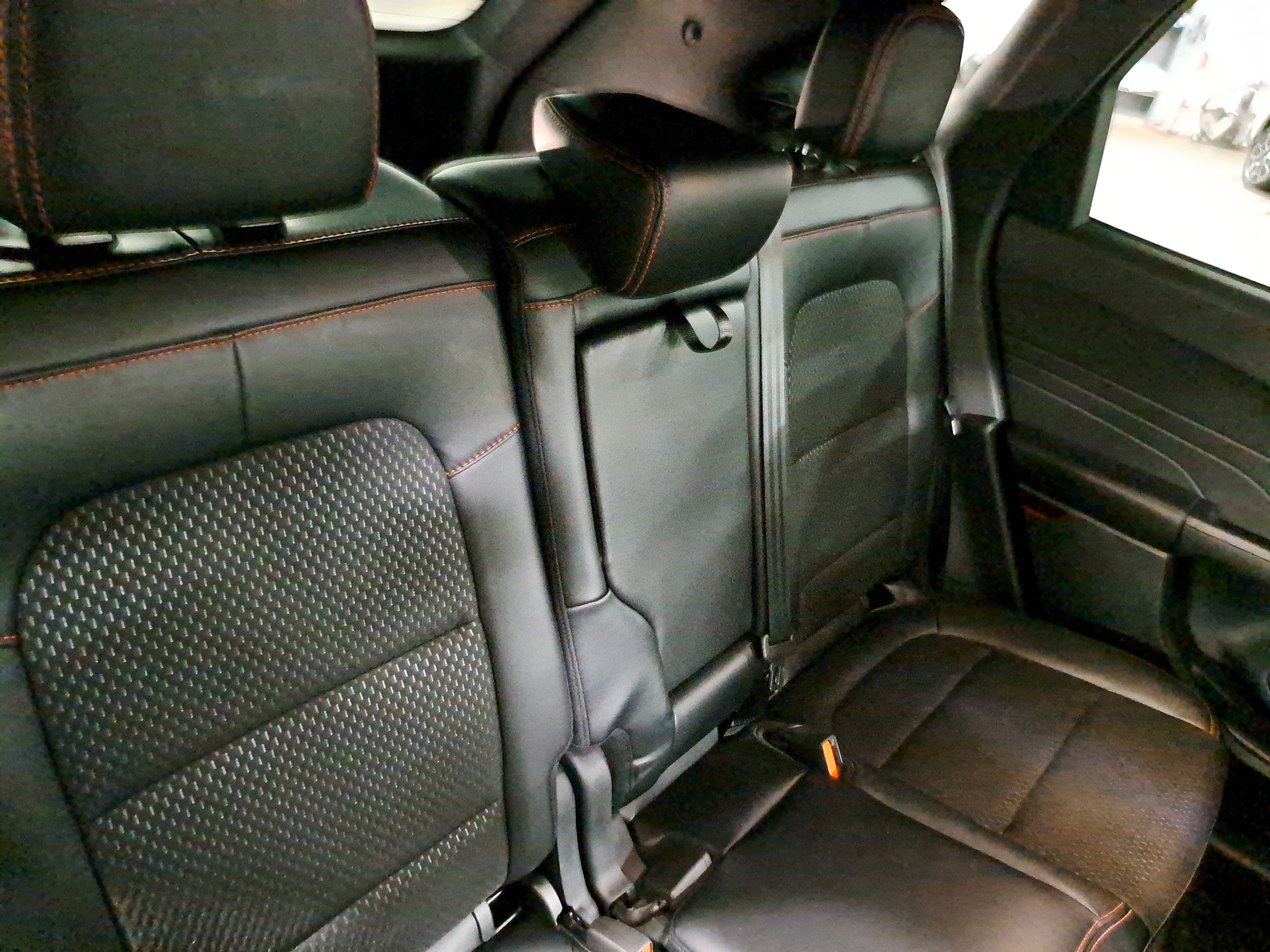 Used 2025 Ford Escape ST-Line FWD image 12