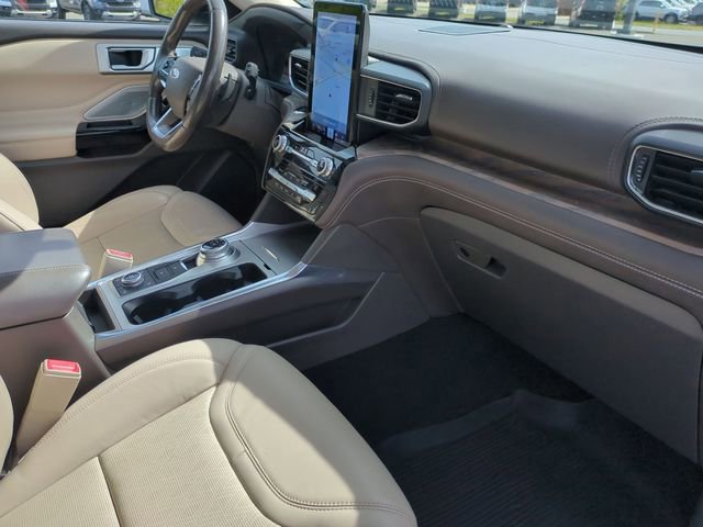 Used 2021 Ford Explorer Platinum w/ Equipment Group 601A AWD/4WD image 45
