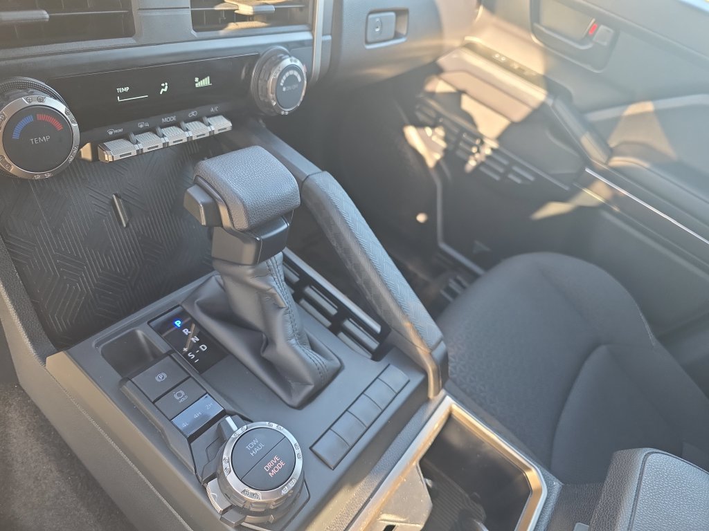 Used 2025 Toyota 4Runner SR5 AWD/4WD image 21