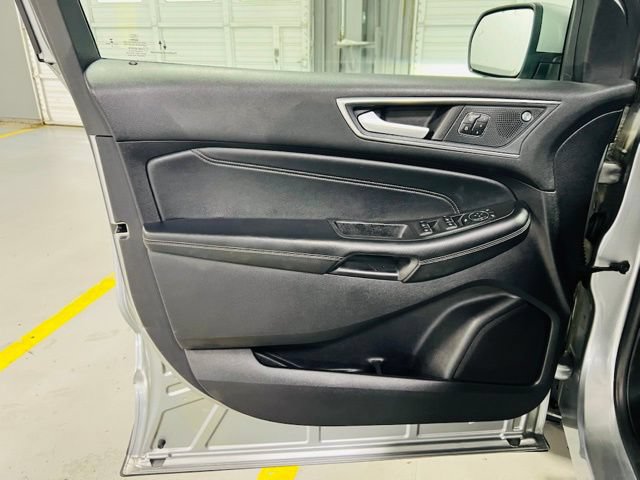 Used 2021 Ford Edge Titanium AWD/4WD image 25
