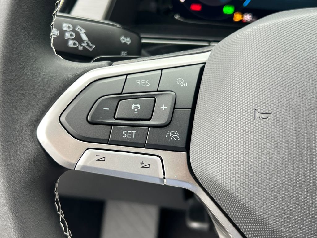 New 2026 Volkswagen Atlas Cross Sport SE image 30