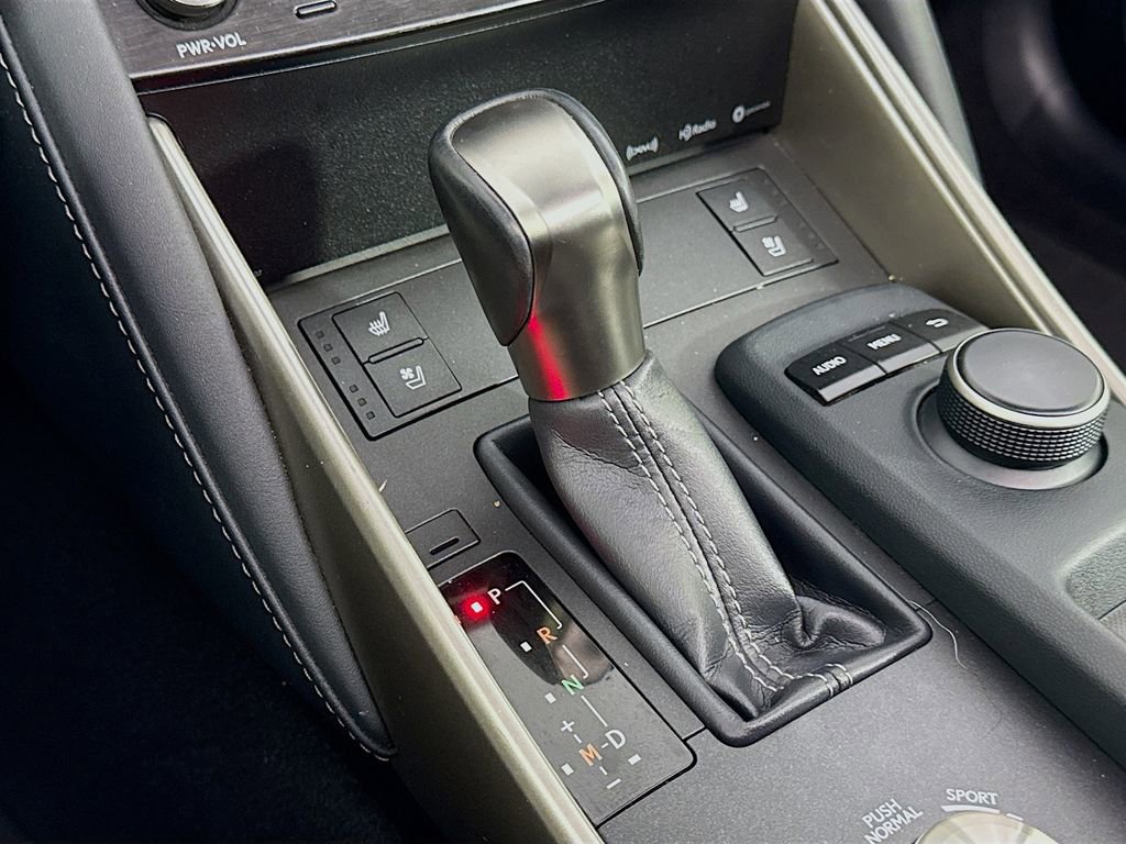 Used 2017 Lexus IS 200t image 16