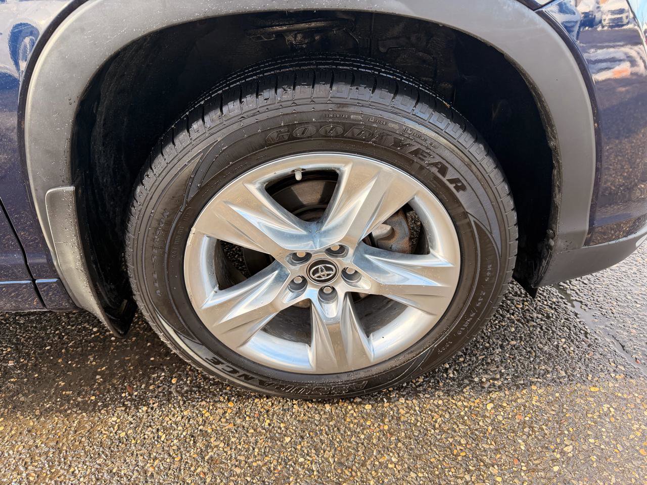 Used 2016 Toyota Highlander Limited Platinum image 20