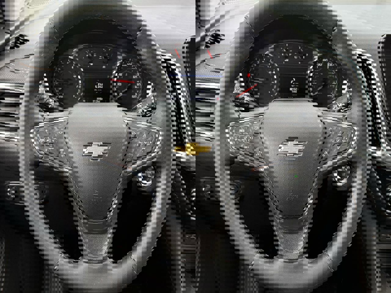 Used 2024 Chevrolet Equinox Premier image 10