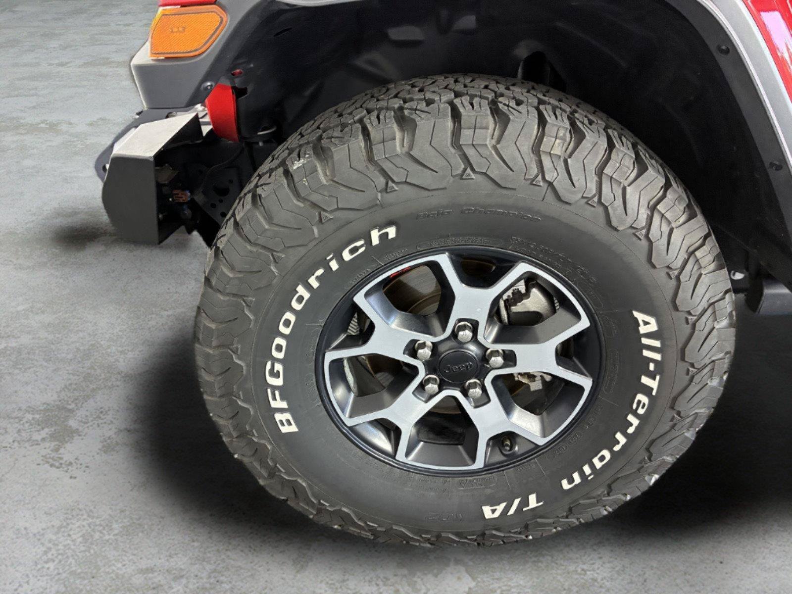 Used 2022 Jeep Wrangler Unlimited Rubicon w/ LED Lighting Group AWD/4WD image 32