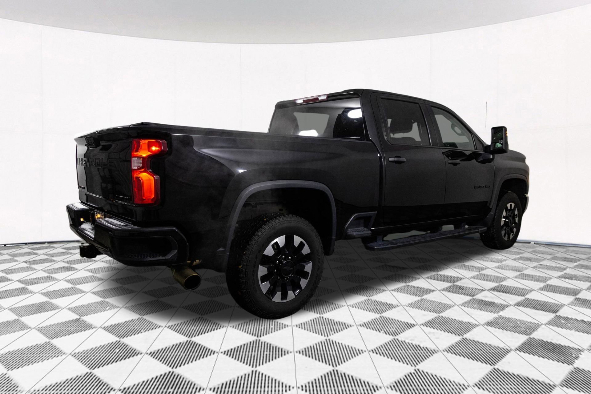 Used 2020 Chevrolet Silverado 2500 Custom w/ Custom Value Package image 16