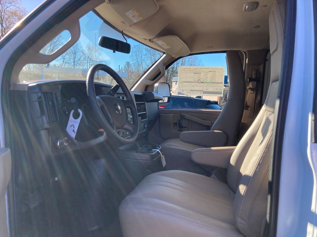 New 2025 Chevrolet Express 2500 RWD image 9