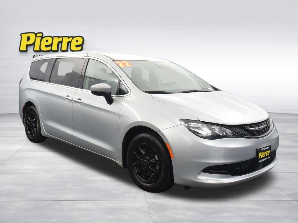 Used 2022 Chrysler Voyager LX FWD image 3
