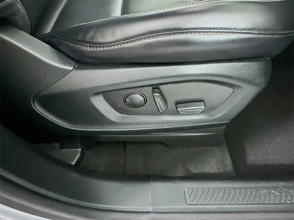 Used 2021 Ford Explorer XLT w/ Equipment Group 202A image 24