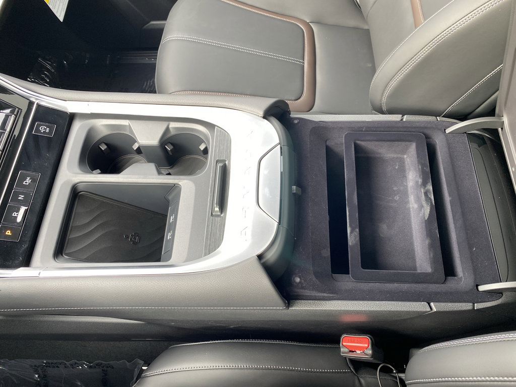 New 2025 Nissan Armada SL w/ Captain's Chari Seat Package AWD/4WD image 22