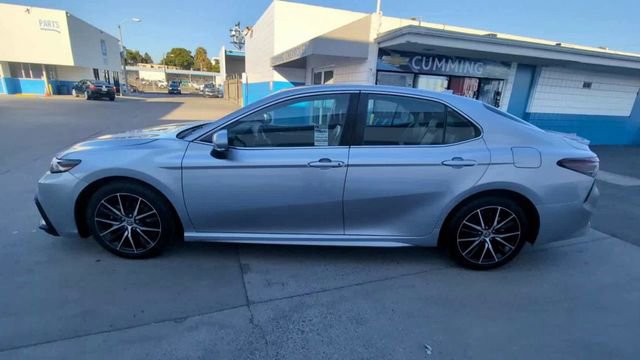 Used 2023 Toyota Camry SE w/ Protection Package (Q2) (TMS) FWD image 5