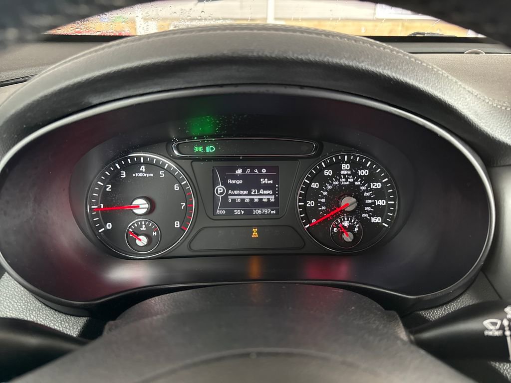 Used 2017 Kia Sorento LX w/ LX Convenience Package image 16