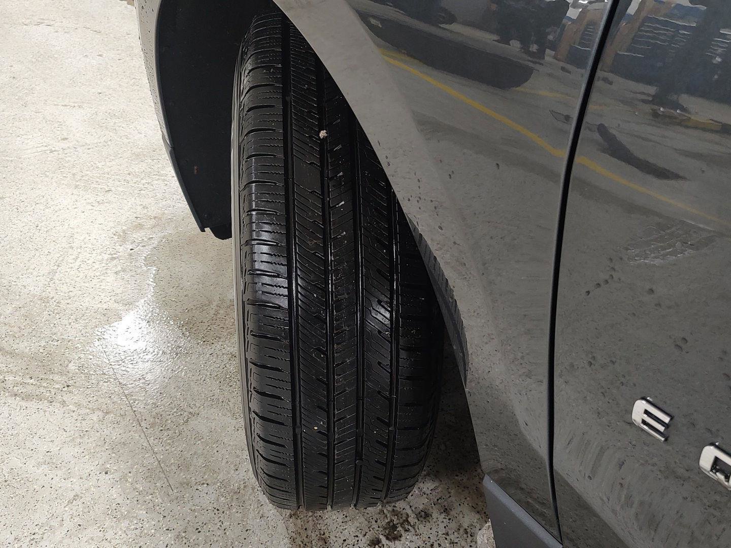 Used 2020 Chevrolet Equinox LT w/ Driver Convenience Package image 31