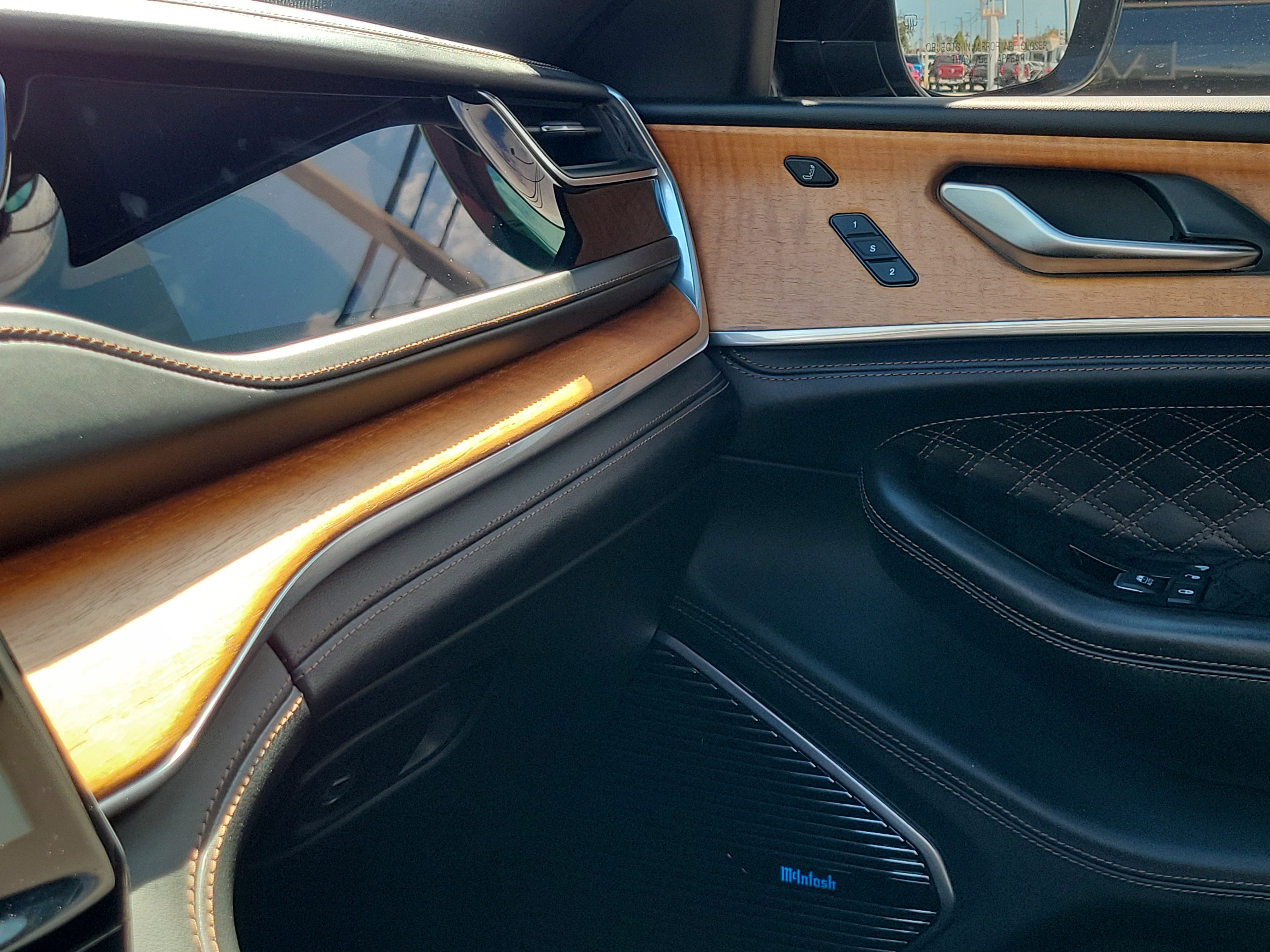 Used 2022 Jeep Grand Cherokee L Summit image 31