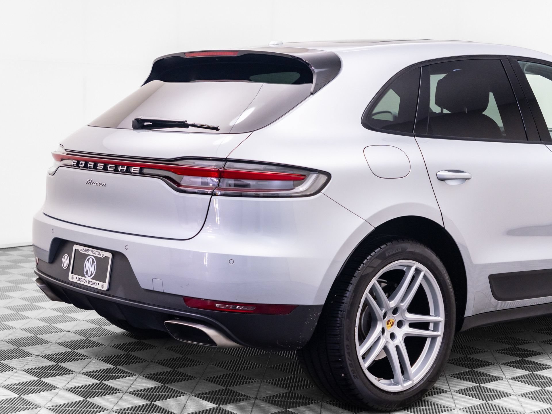 Used 2020 Porsche Macan AWD/4WD image 40