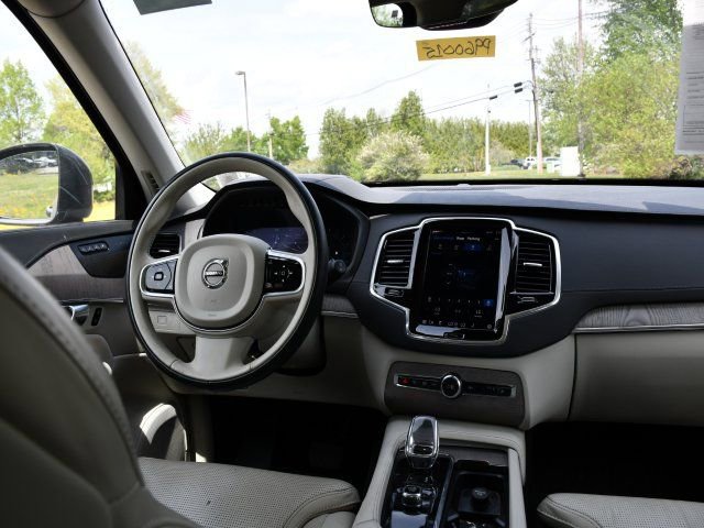 Used 2023 Volvo XC90 B6 Ultimate w/ Protection Package Premier AWD/4WD image 17