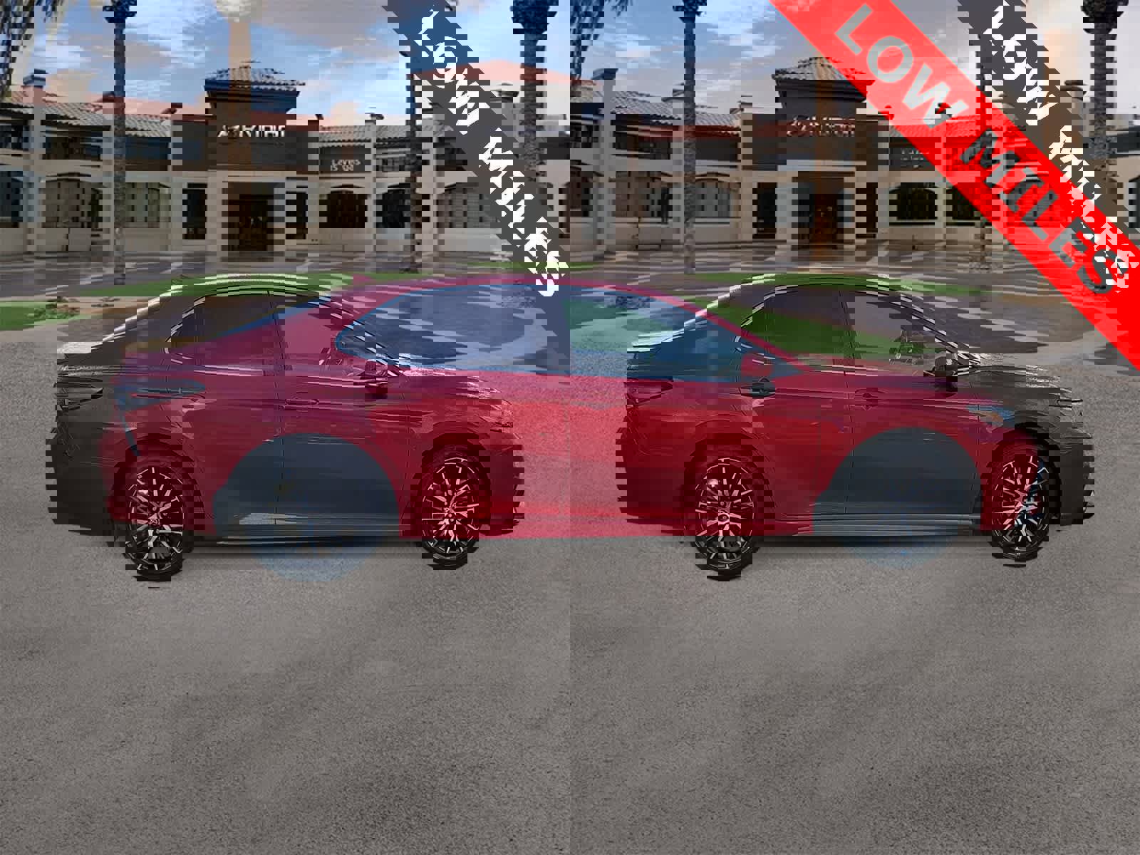 Used 2023 Toyota Camry SE image 9