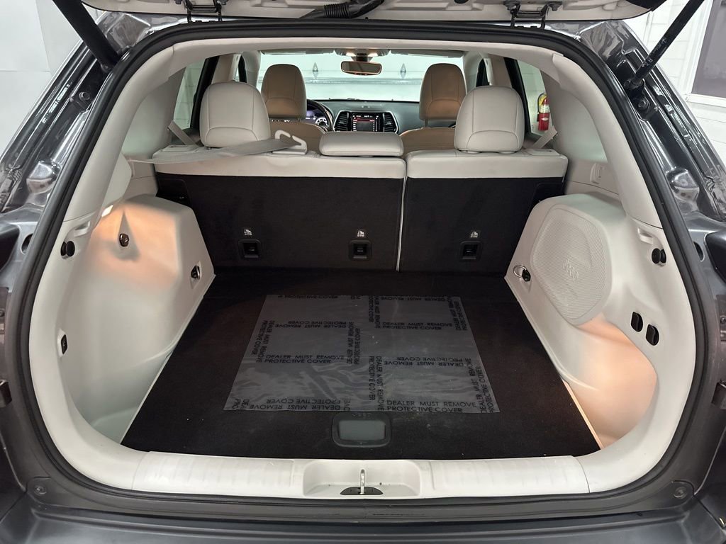 Used 2020 Jeep Cherokee Limited image 37