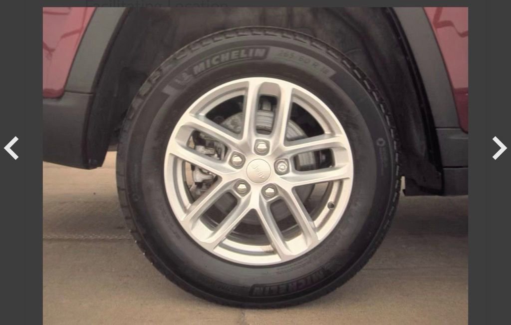 Used 2024 Jeep Grand Cherokee Laredo X AWD/4WD image 9