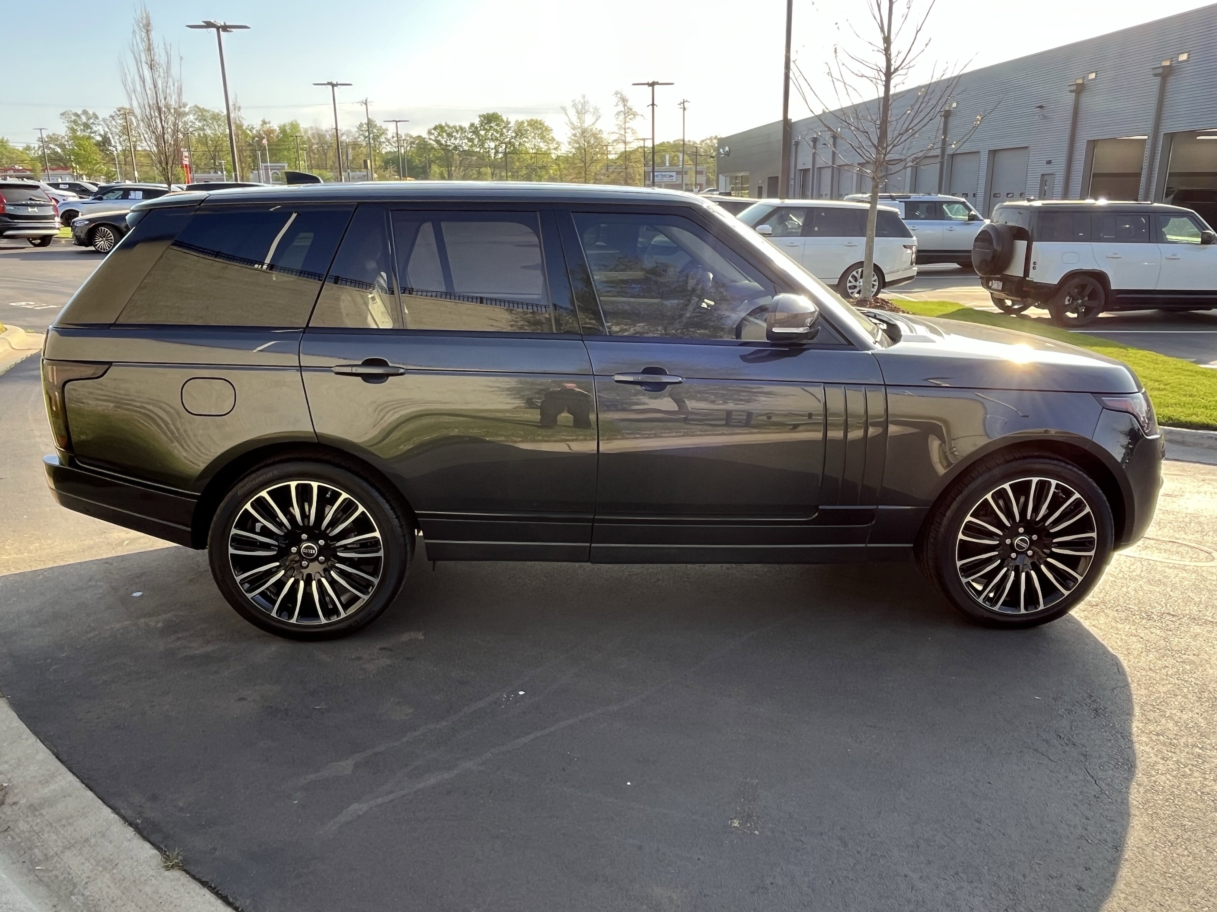 Used 2017 Land Rover Range Rover Supercharged image 8