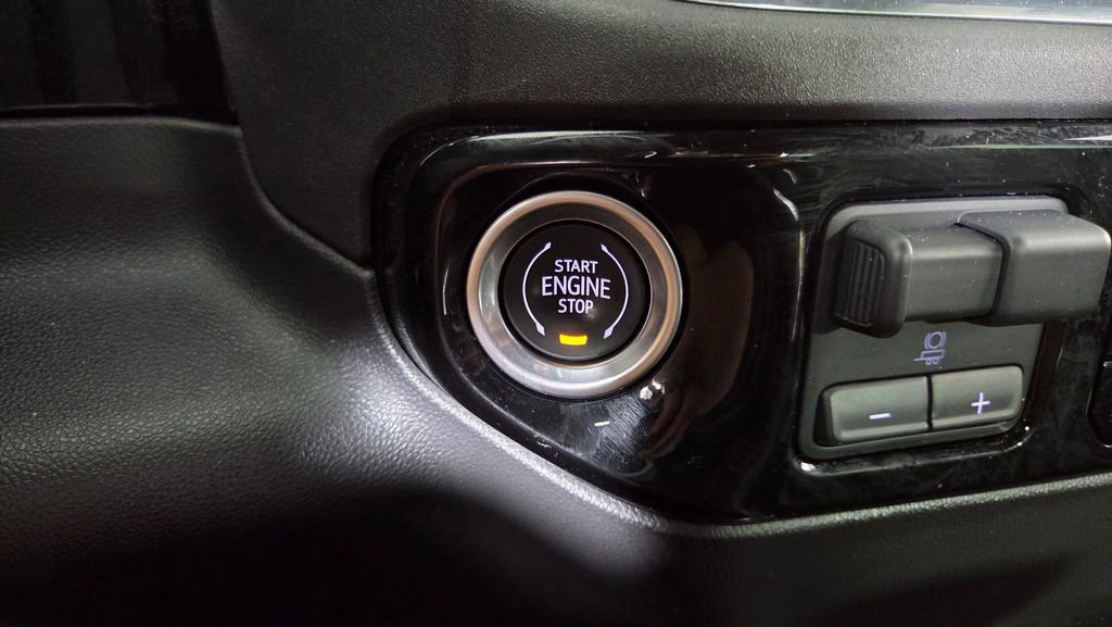 Used 2023 Chevrolet Silverado 1500 High Country w/ High Country Premium Package image 21