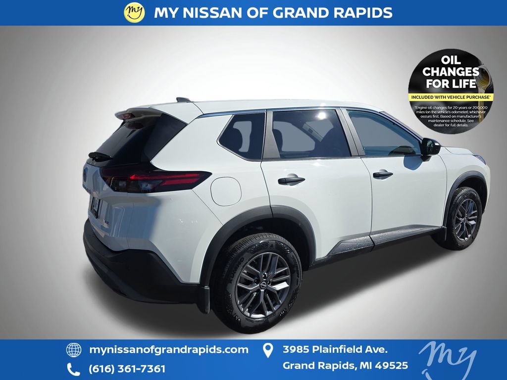 Used 2023 Nissan Rogue S AWD/4WD image 8