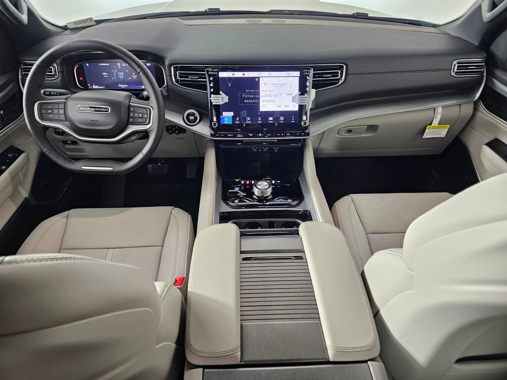 New 2026 Jeep Grand Wagoneer Limited w/ Rear Seat Video Group I AWD/4WD image 18