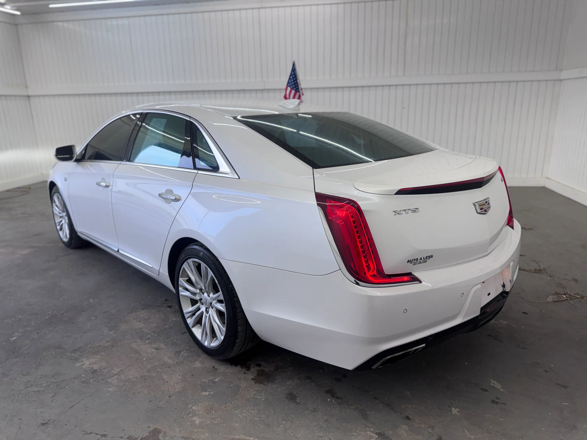 Used 2018 Cadillac XTS Luxury image 7