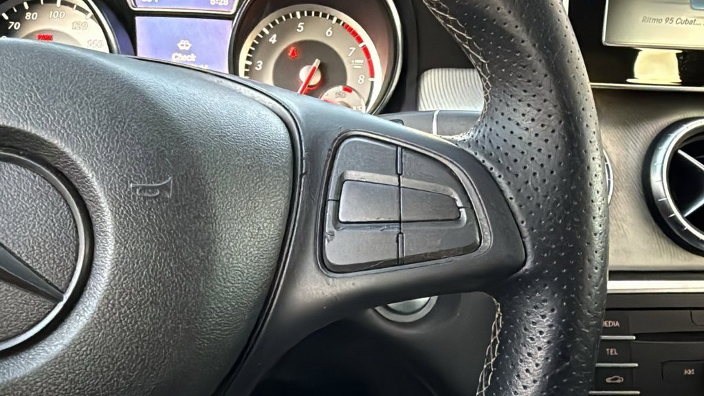 Used 2016 Mercedes-Benz CLA 250 image 22