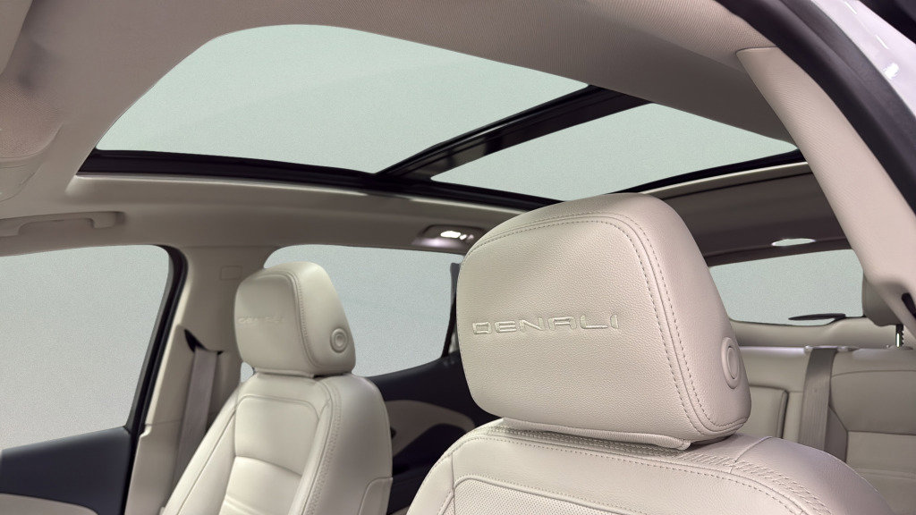 Used 2024 GMC Terrain Denali w/ Denali Premium Package image 21