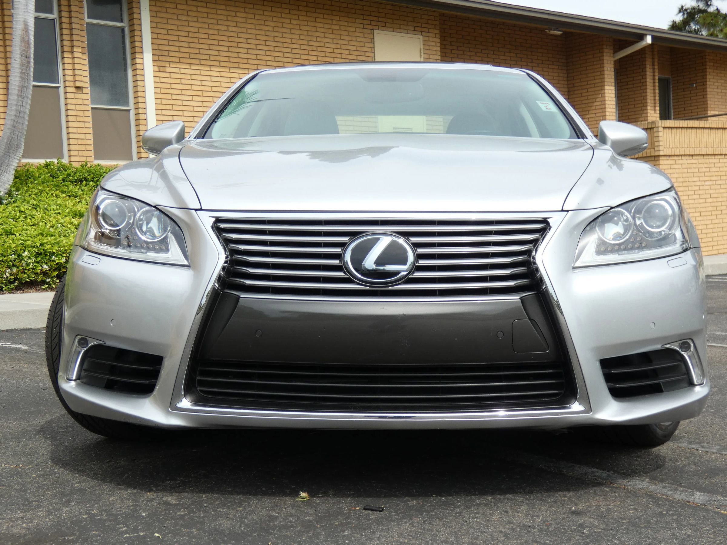 Used 2016 Lexus LS 460 w/ Comfort Package image 4