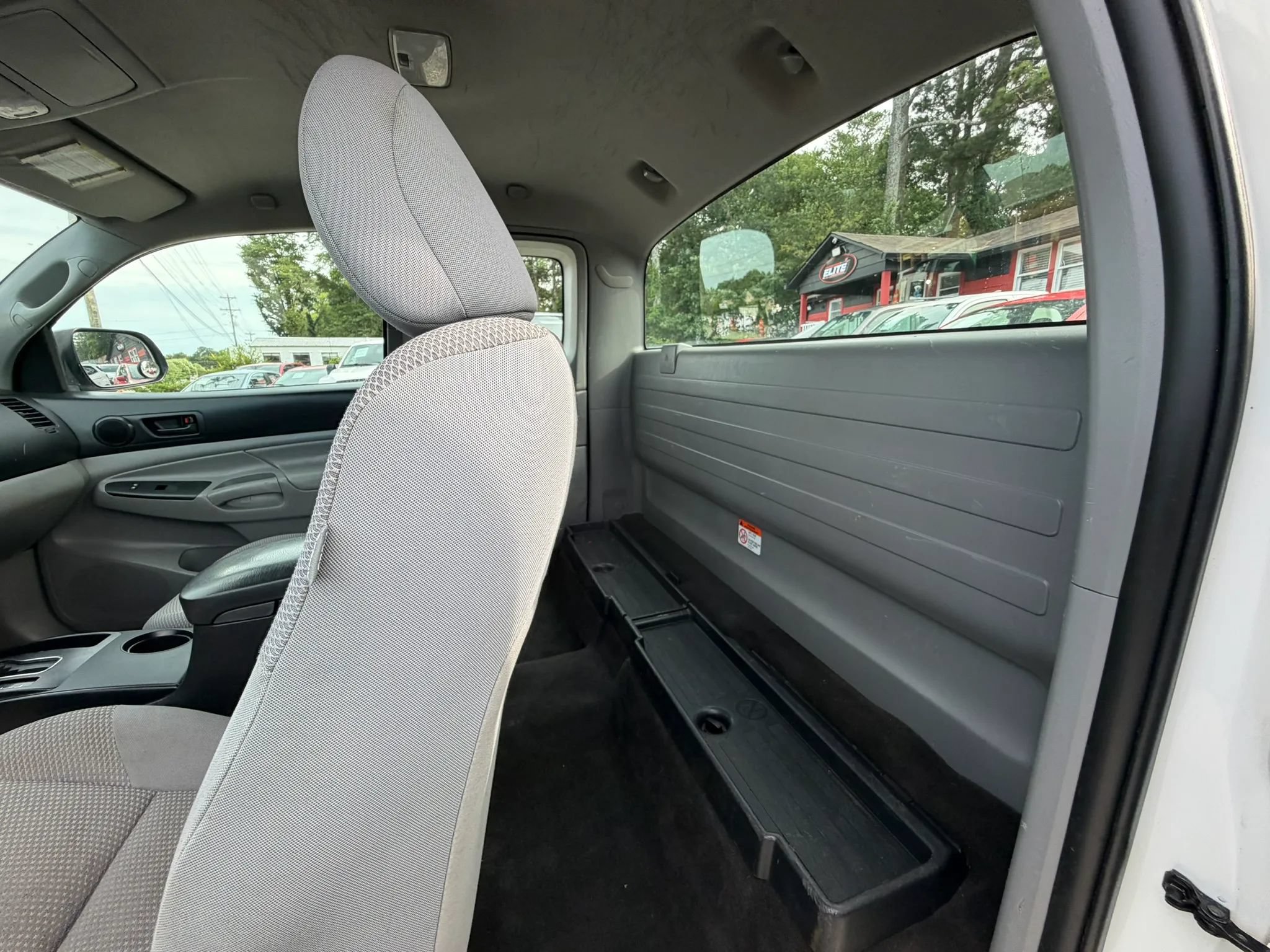 Used 2015 Toyota Tacoma 2WD Access Cab image 12