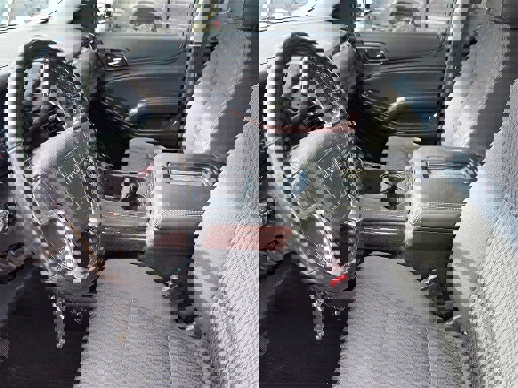Used 2018 GMC Yukon SLE w/ SLE Value Package image 12
