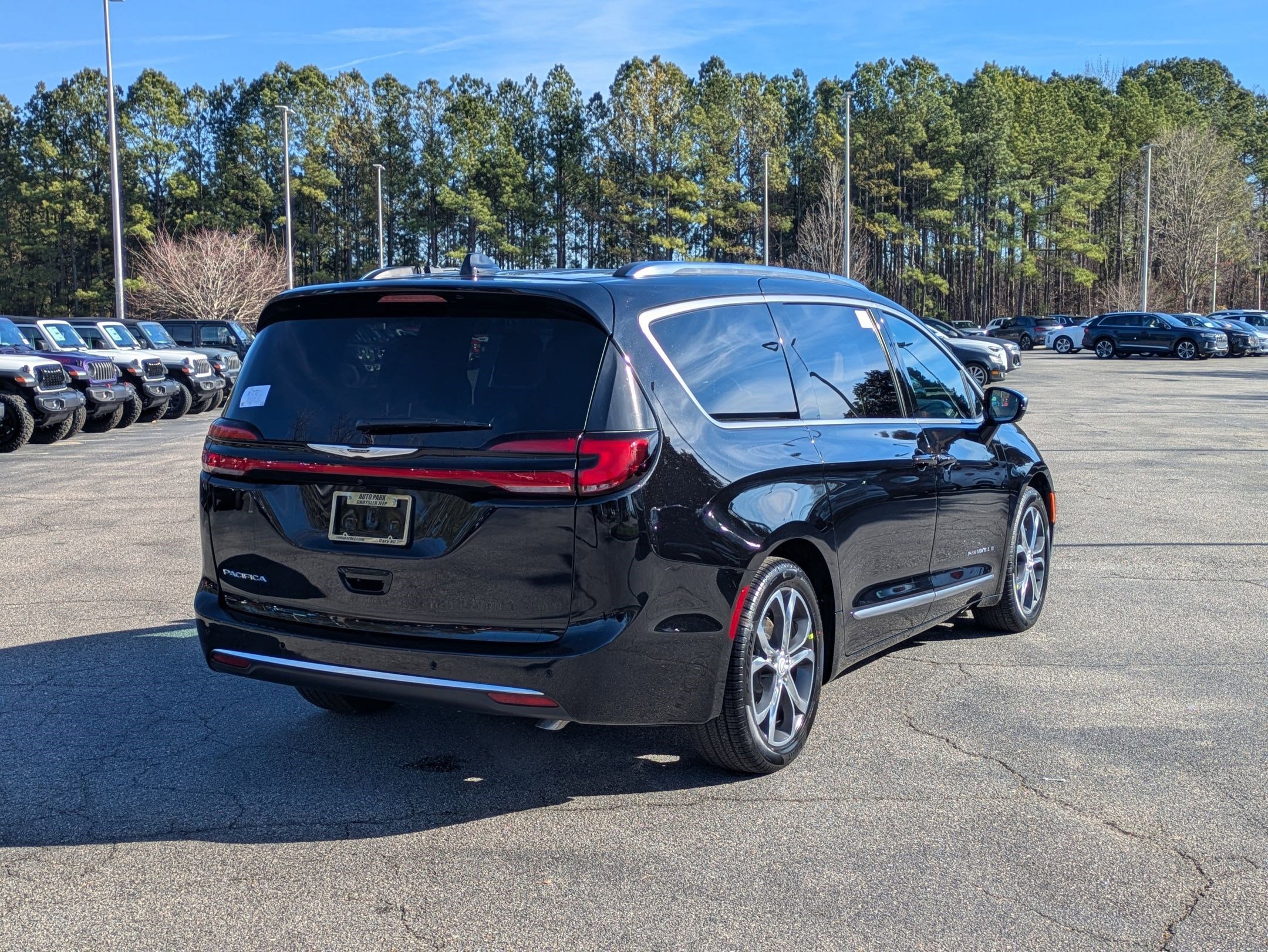 New 2026 Chrysler Pacifica Pinnacle image 5