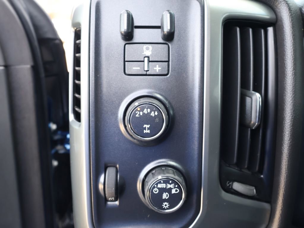 Used 2018 Chevrolet Silverado 2500 LT w/ LT Convenience Package image 12