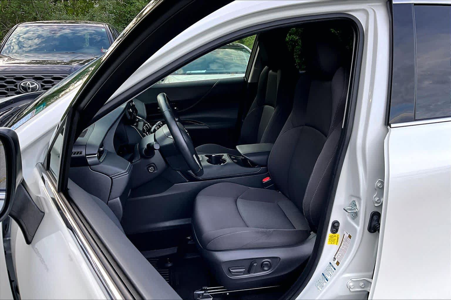 Used 2021 Toyota Venza AWD/4WD image 9