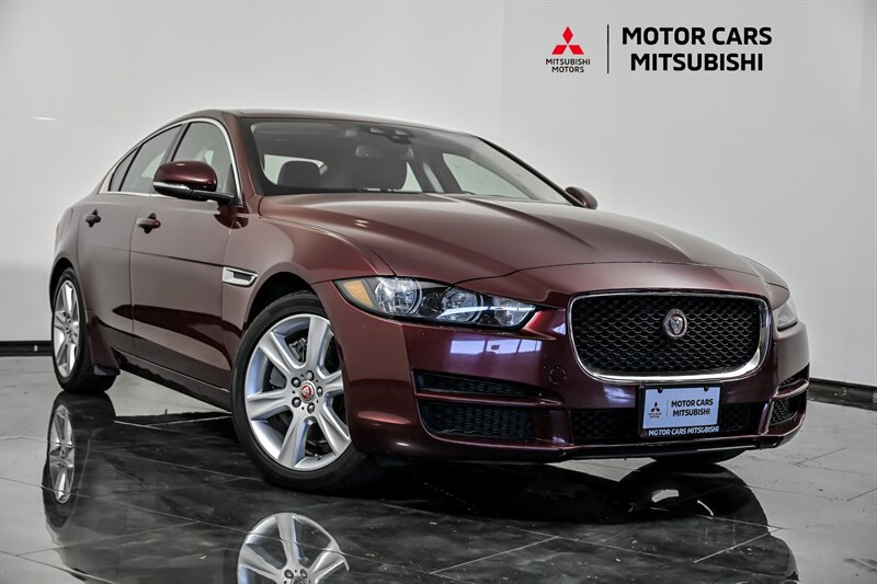 Used 2017 Jaguar XE Prestige AWD/4WD image 1