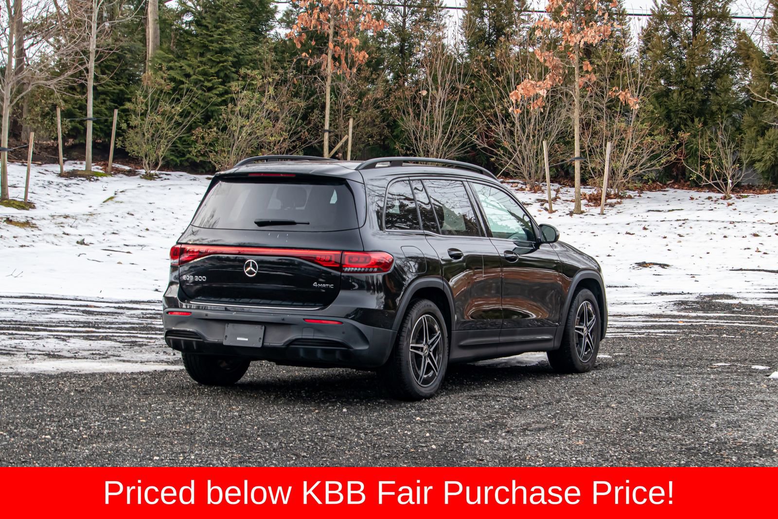 Used 2023 Mercedes-Benz EQB 300 4MATIC w/ AMG Night Package image 8