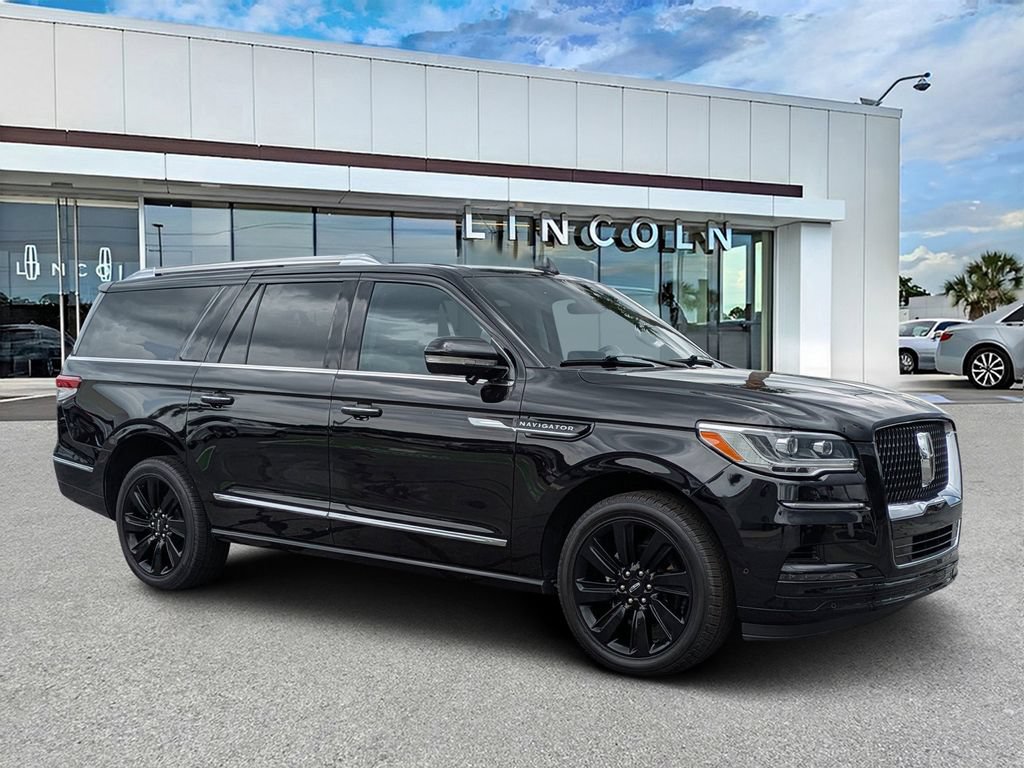 Used 2023 Lincoln Navigator L Reserve AWD/4WD image 1