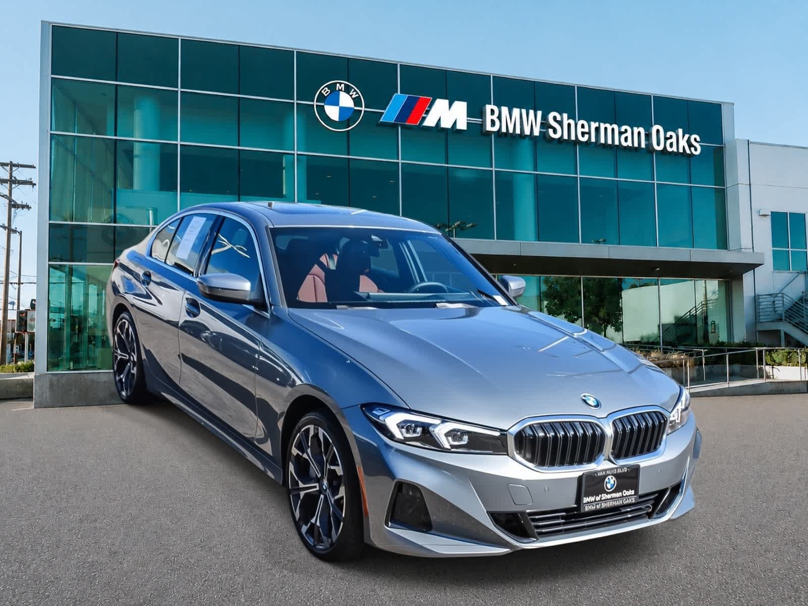 Used 2026 BMW 330i Sedan w/ Premium Package RWD image 3