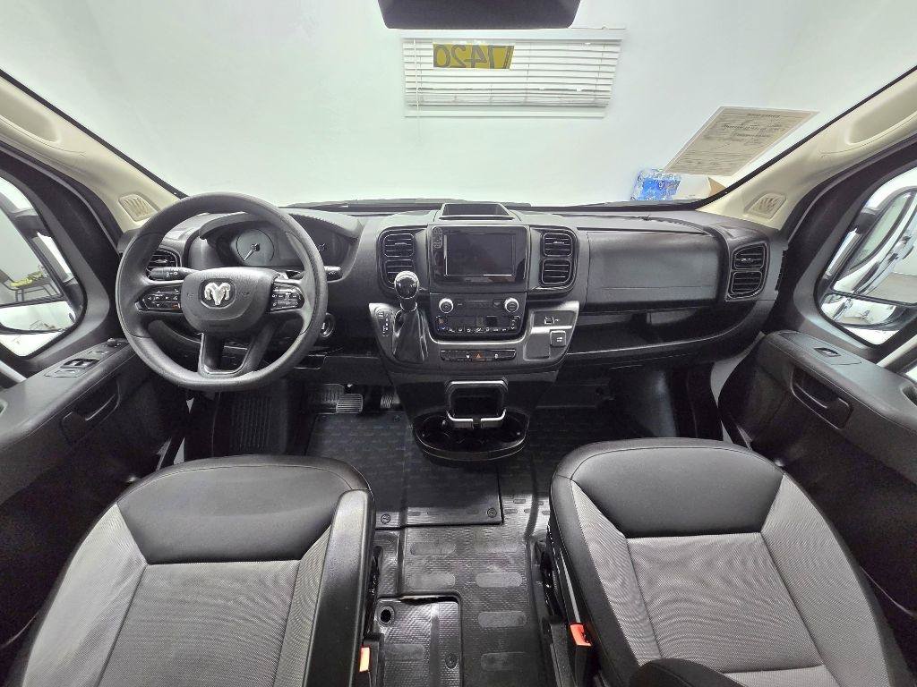 Used 2025 RAM ProMaster 2500 w/ Convenience Group FWD image 12