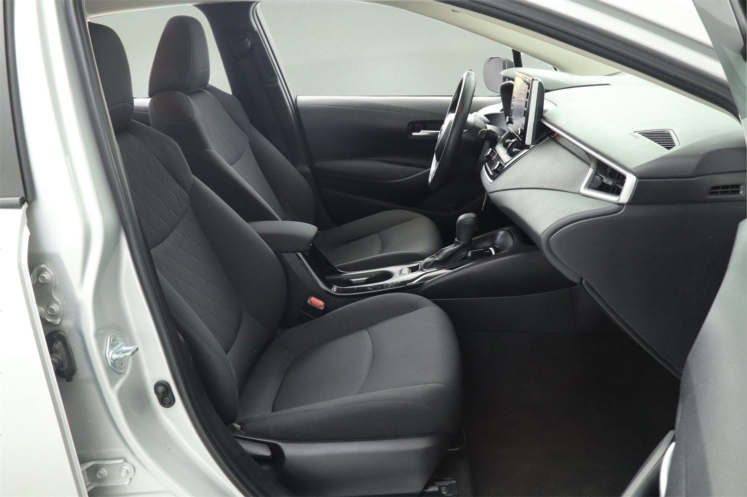 Used 2021 Toyota Corolla LE image 20